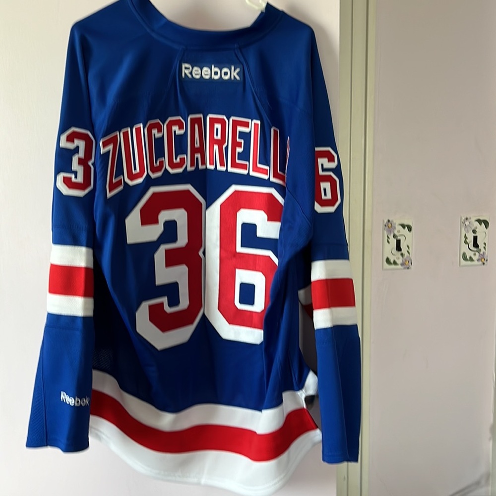 Official NHL Reebok, New York Rangers -Zuccarello, number 36 jersey - Picture 2 of 3